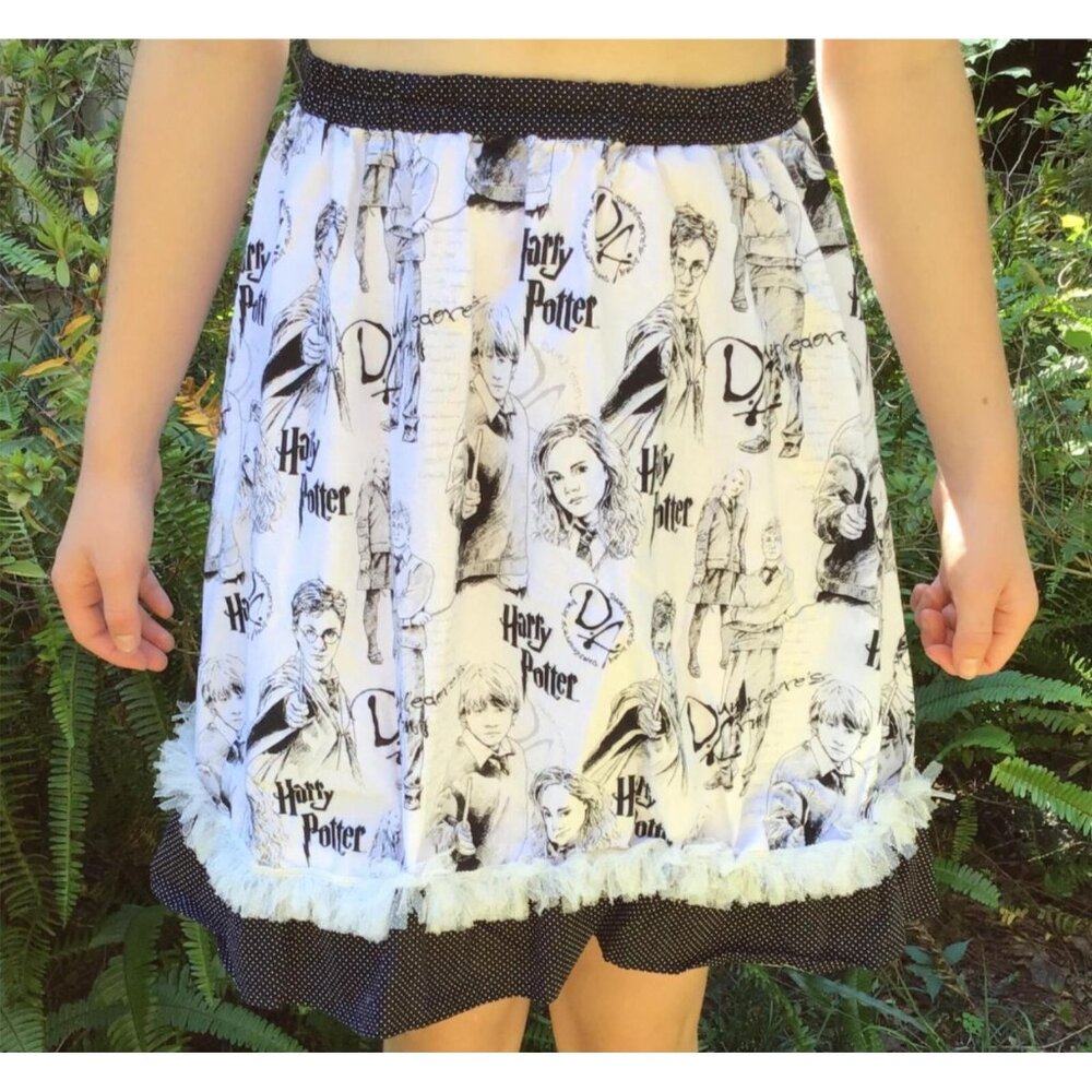 Handmade Harry Potter Skirt Women’s Small Dumbledore Army Print - Picture 2 of 9